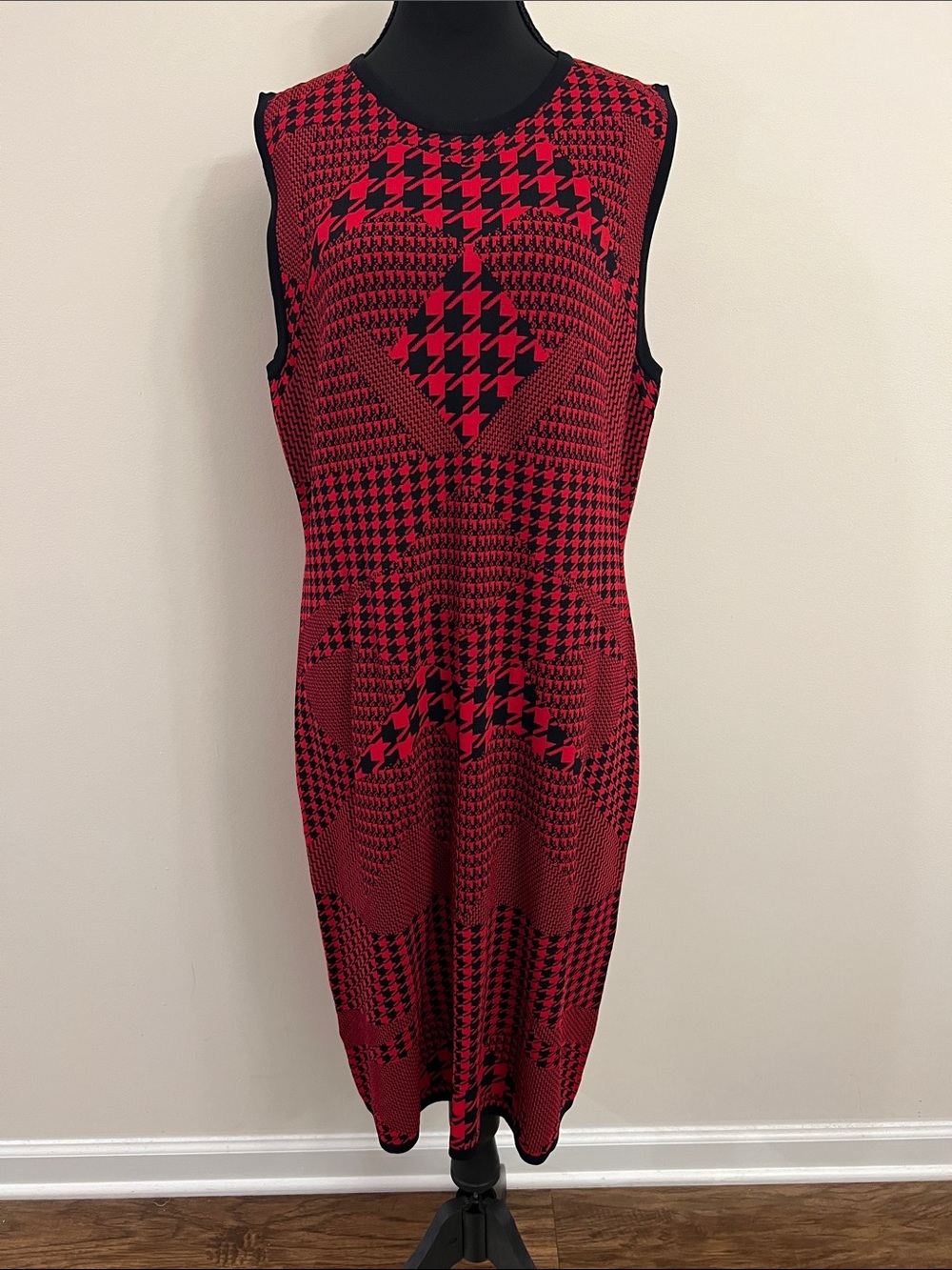 Carmen Marc Valvo Red and Black Houndstooth Midi Dress